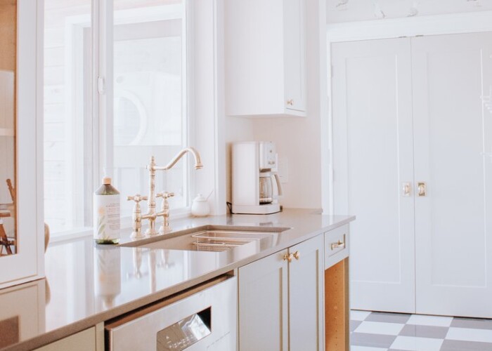 Square Foot Construction Residential Reno Bassett St ktichen tap